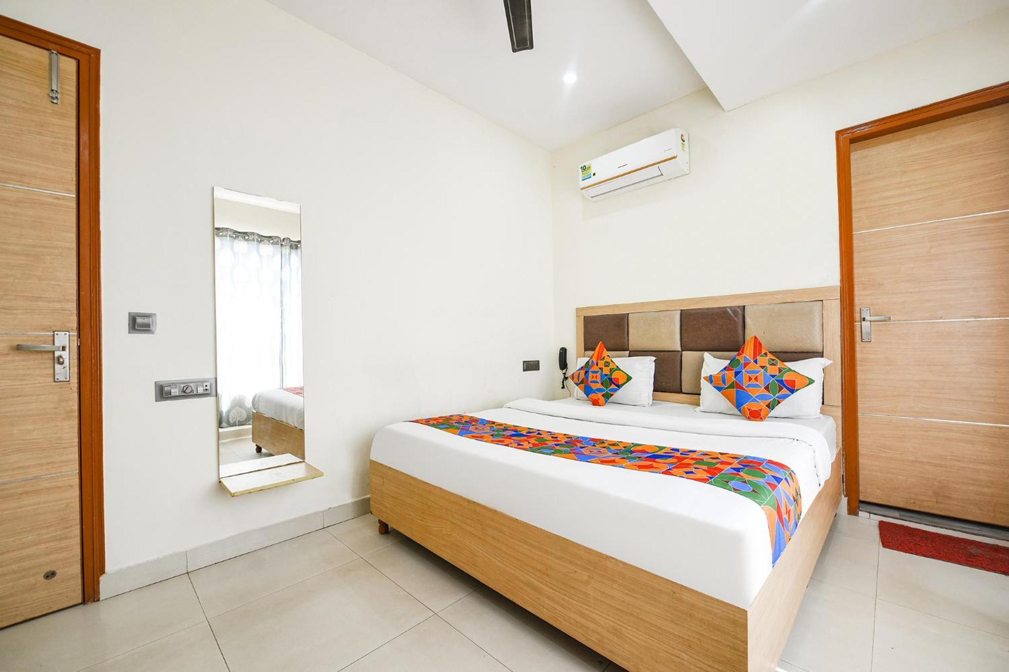 Fabescape Panchkula Motels Екстер'єр фото